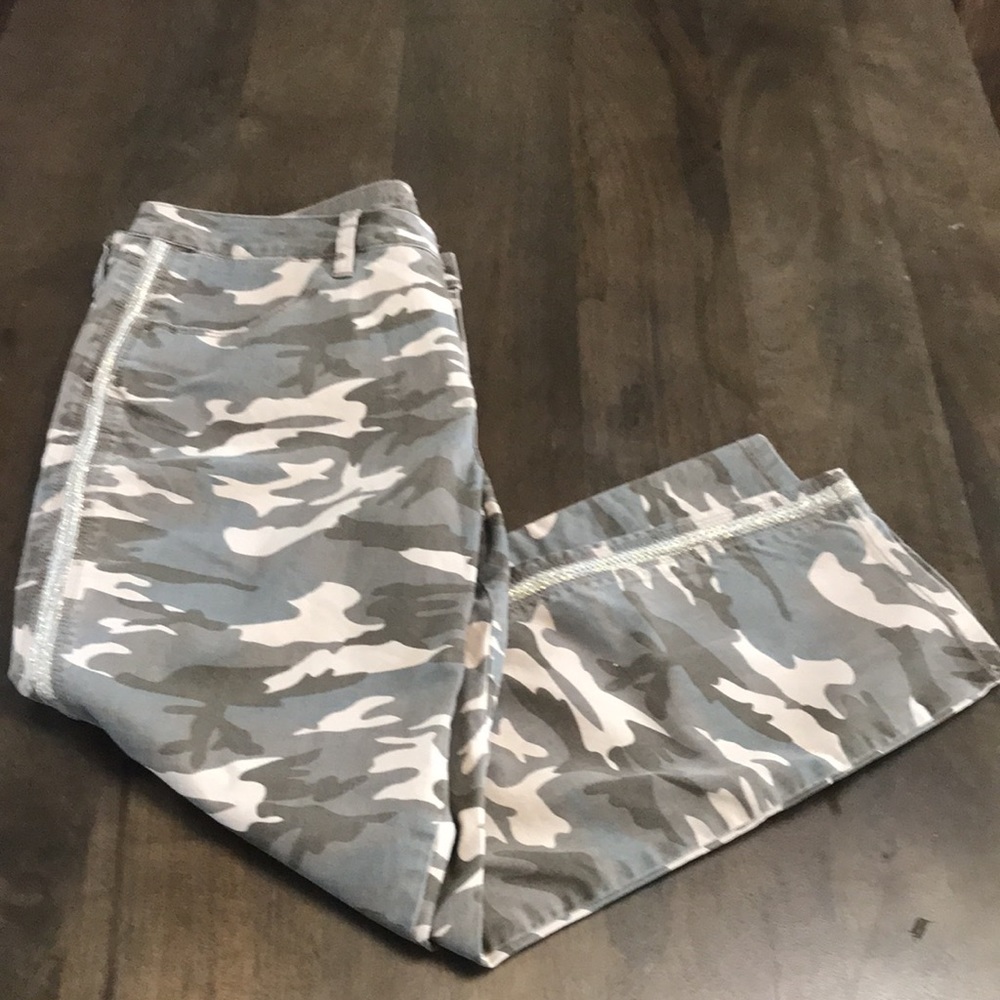 Jag Jeans Mid-Rise Skinny Camo